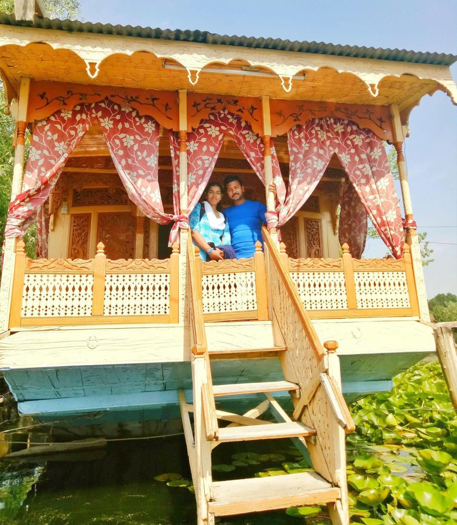 Hotel New Bul Bul Group Of Houseboats Srinagar Durgjan Exterior foto