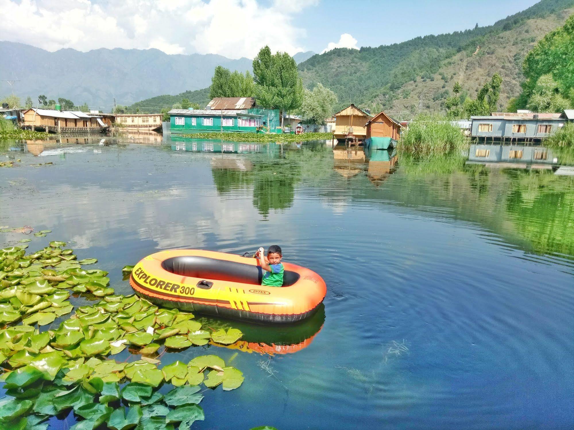 Hotel New Bul Bul Group Of Houseboats Srinagar Durgjan Exterior foto